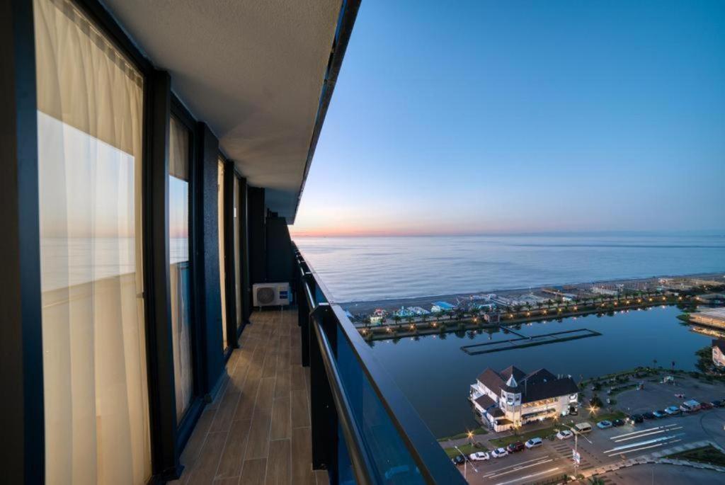 Orbi Hotel Μπατούμι Εξωτερικό φωτογραφία